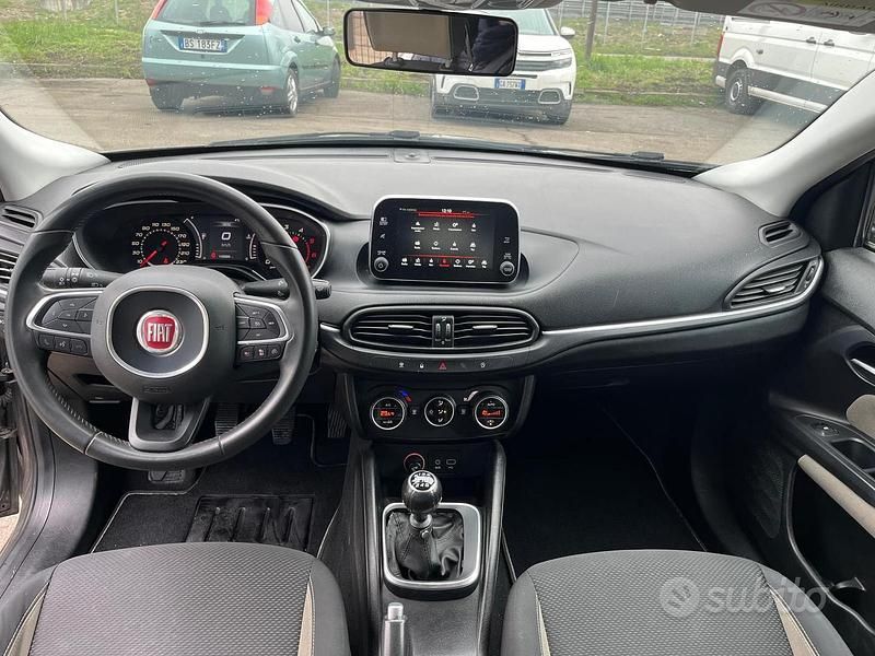 Occasion Fiat Tipo 120 ch (88 kW) 2017 Gris Break