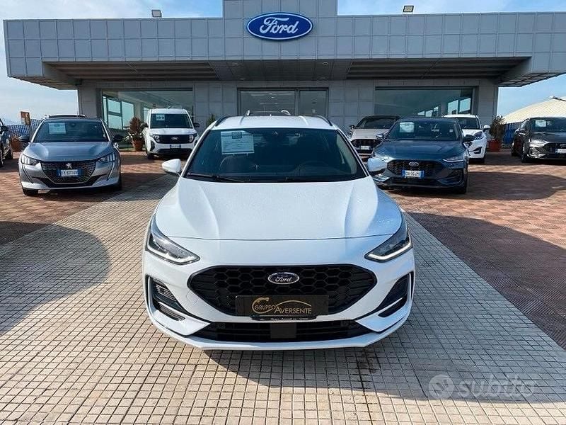 Usata Ford Focus ST 115 CV (84 kW) 2025 Bianco Station wagon