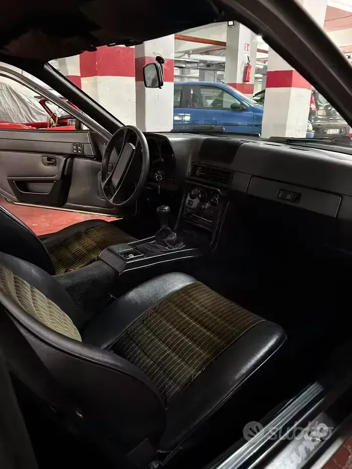 Usata Porsche 924 177 CV (130 kW) 1983 Grigio Coupé
