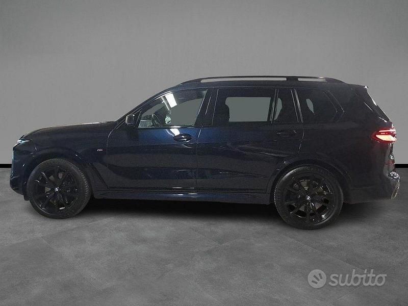 Usata BMW X7 M Sport 340 CV (250 kW) 2025 Nero / metallizzato SUV