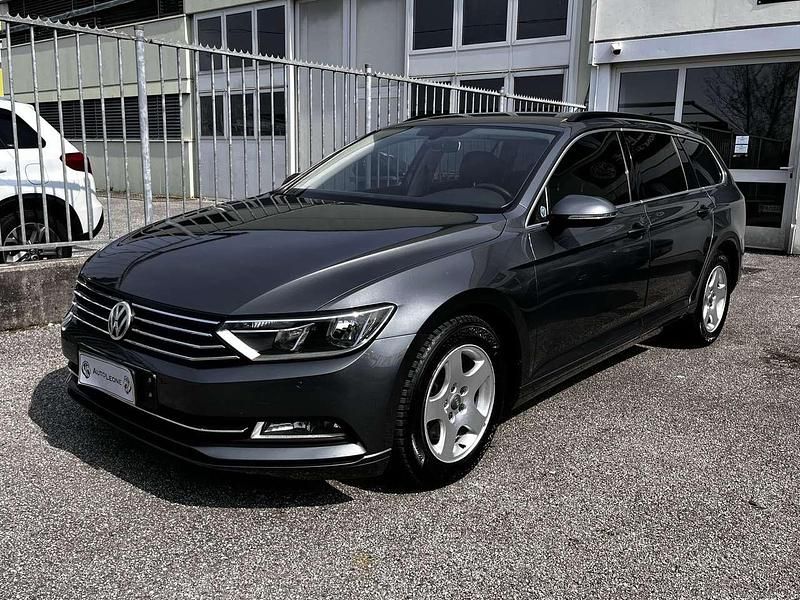 Usata VW Passat Business 120 CV (88 kW) 2015 Grigio Station wagon