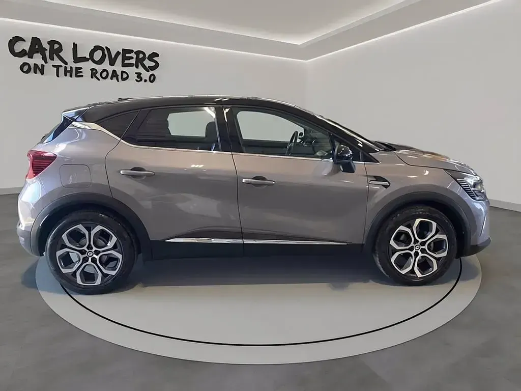 Usata Renault Captur Techno 101 CV (74 kW) 2023 Grigio scuro SUV