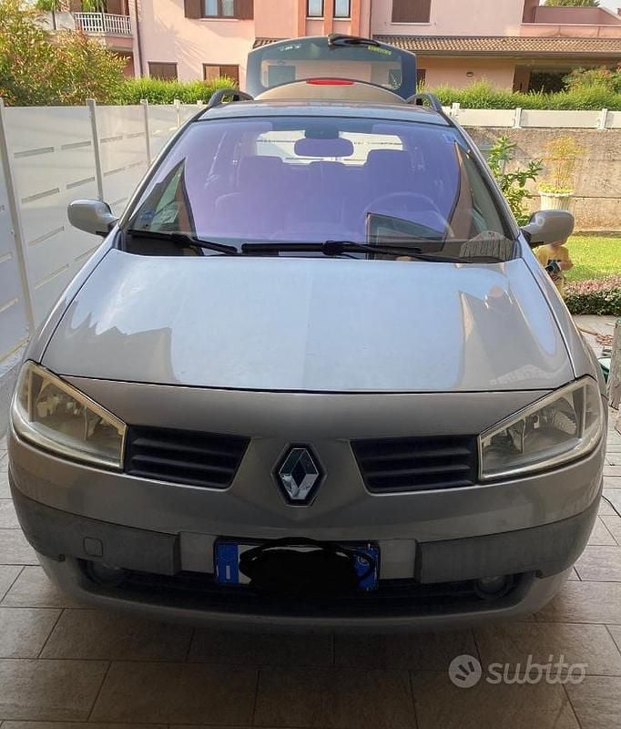 Usata 2005 Renault Mégane II | 2000 € - Immagine 1/4