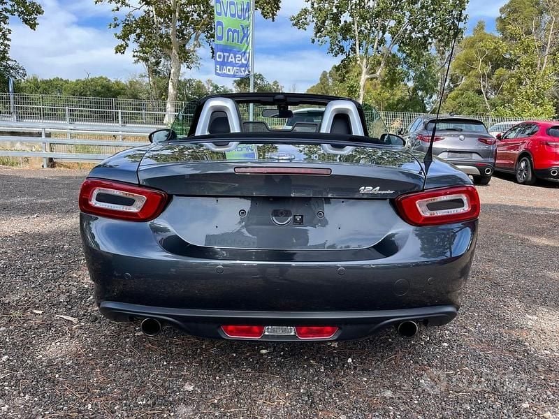 Usata Fiat 124 Spider Lusso 140 CV (102 kW) 2019 Grigio Cabrio