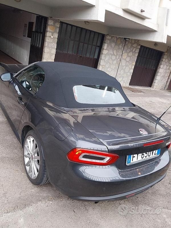 Usata Fiat 124 140 CV (102 kW) 2017 Grigio Cabrio