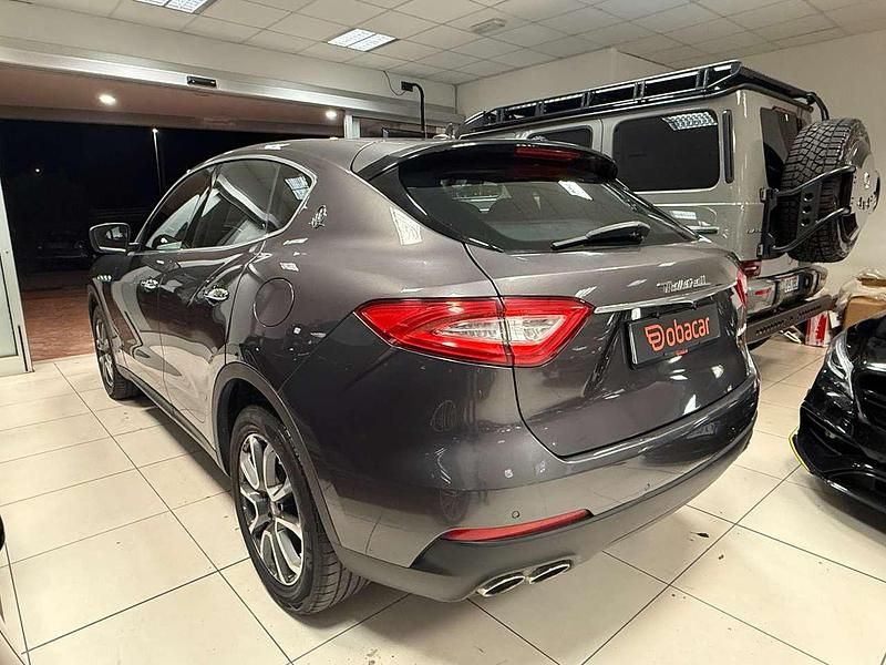 Usata Maserati Levante 252 CV (185 kW) 2016 Grigio SUV