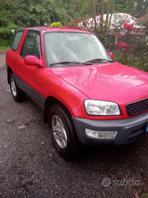 Rosso Usata 1999 Toyota RAV4 SUV | 7500 € (Buon prezzo) - Immagine 1/4