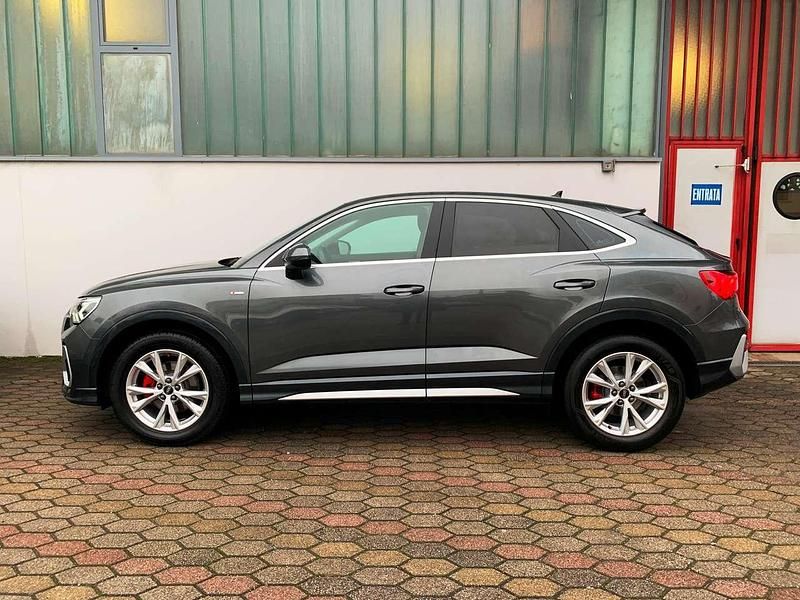 Usata Audi Q3 Sportback S-Line 150 CV (110 kW) 2022 Grigio daytona perlato SUV