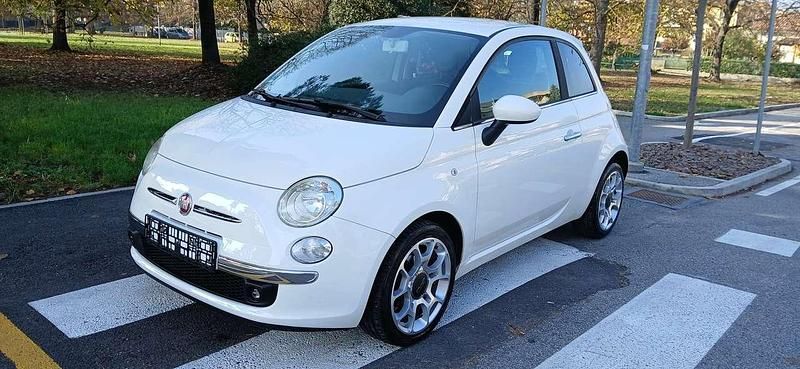 Bianco Usata 2010 Fiat 500 Due volumi | 5600 € (Buon prezzo) - Immagine 1/4