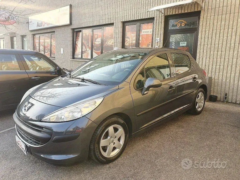 Usata Peugeot 207 Business-Line 68 CV (50 kW) 2010 Grigio Berlina