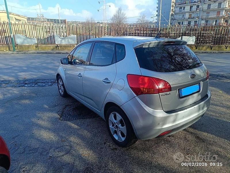 Usata Kia Venga Active 90 CV (66 kW) 2011 Grigio Utilitaria