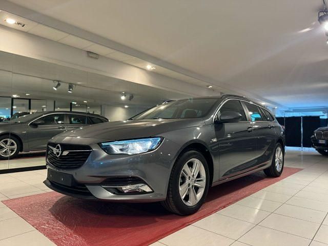Usata Opel Insignia Sport 174 CV (127 kW) 2018 Blu metallizzato Berlina