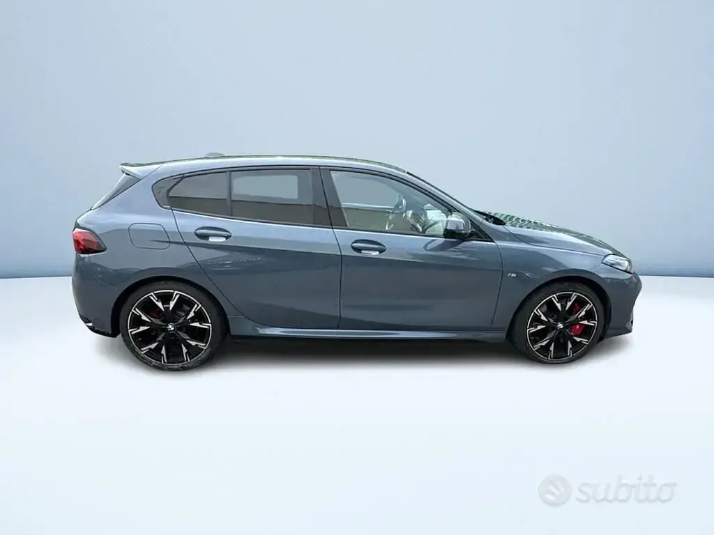 Usata BMW 118 M Sport 150 CV (110 kW) 2025 Grigio metallizzato Utilitaria