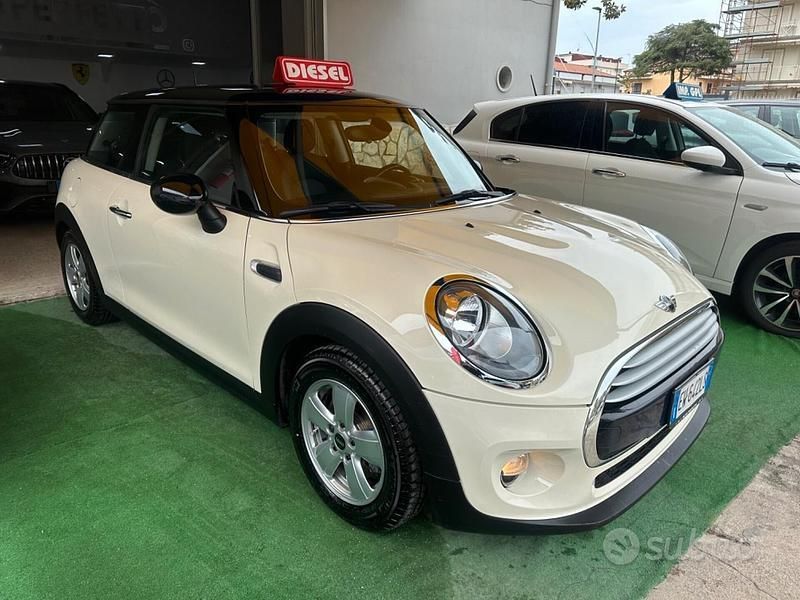 Usata Mini Cooper D 116 CV (85 kW) 2014 Beige Utilitaria