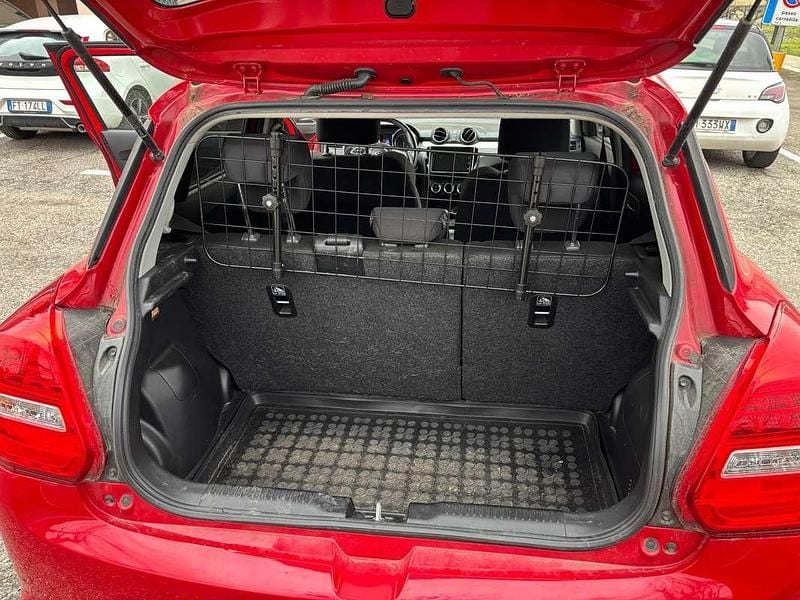 Usata Suzuki Swift 90 CV (66 kW) 2018 Rosso Utilitaria