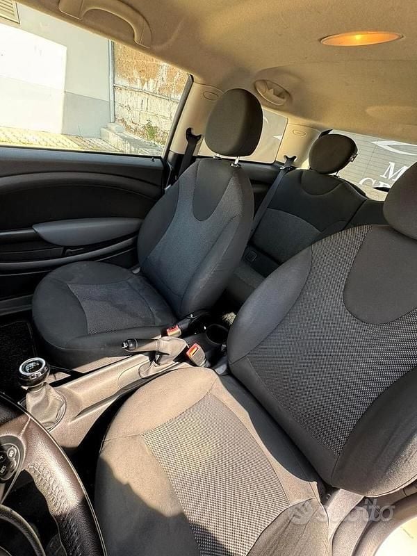 Usata Mini ONE 75 CV (55 kW) 2011 Bianco Utilitaria