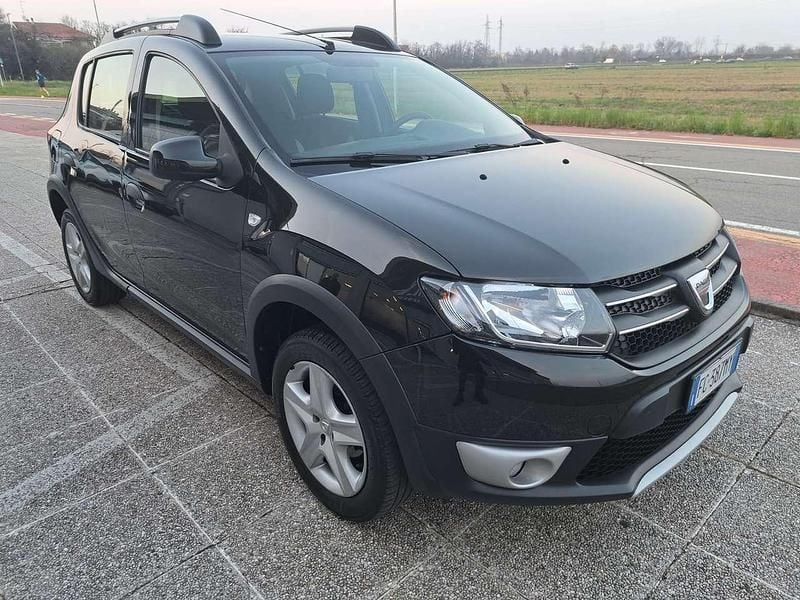 Usata Dacia Sandero Prestige 90 CV (66 kW) 2016 Nero Berlina
