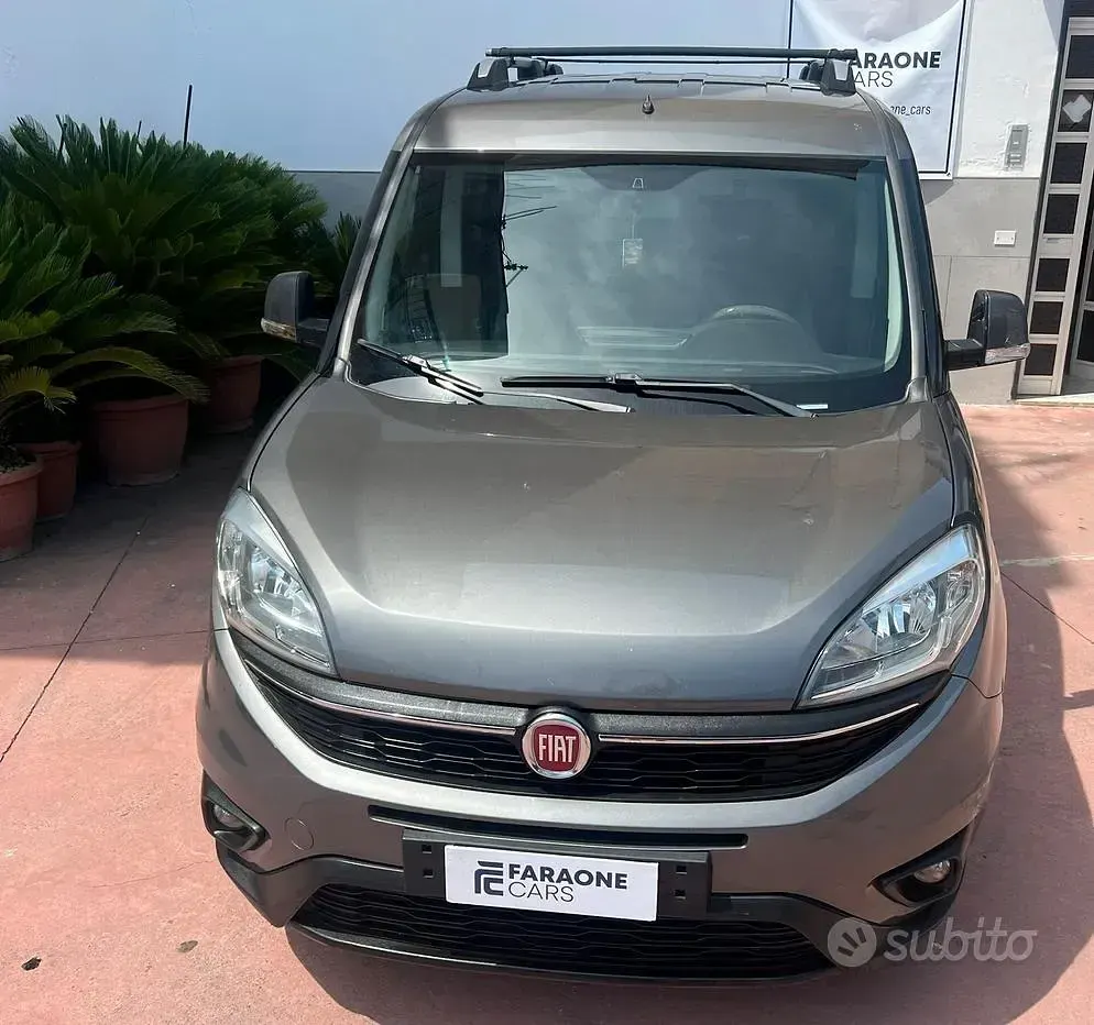 Usata Fiat Doblò Lounge 120 CV (88 kW) 2015 Grigio Monovolume