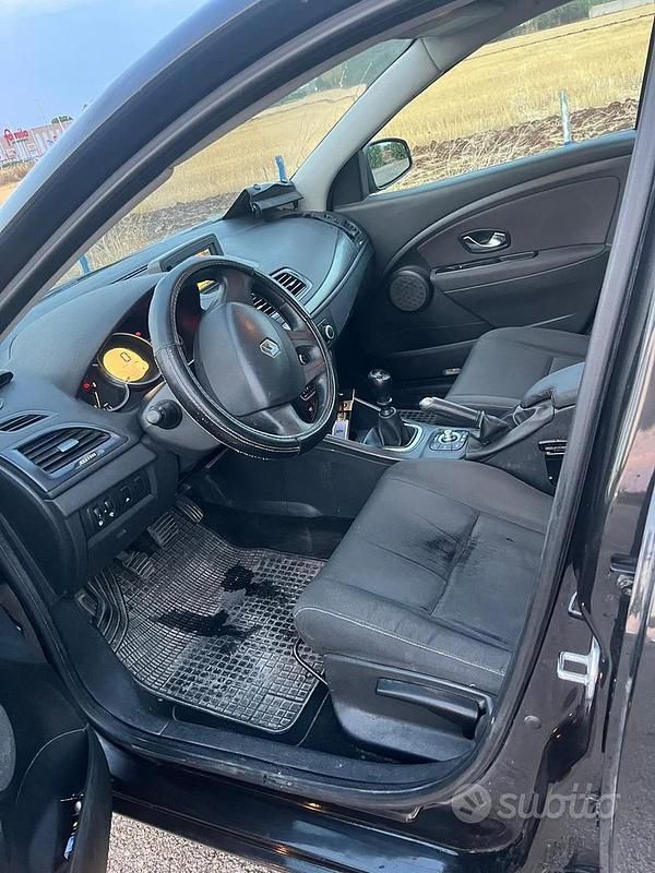 Usata Renault Mégane III 110 CV (80 kW) 2010 Nero Station wagon