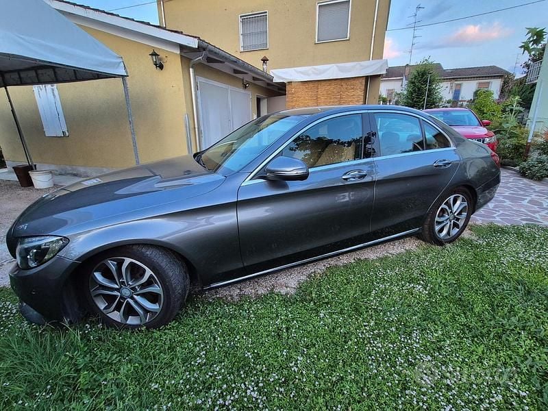 Usata Mercedes C220 150 CV (110 kW) 2018 Grigio Berlina