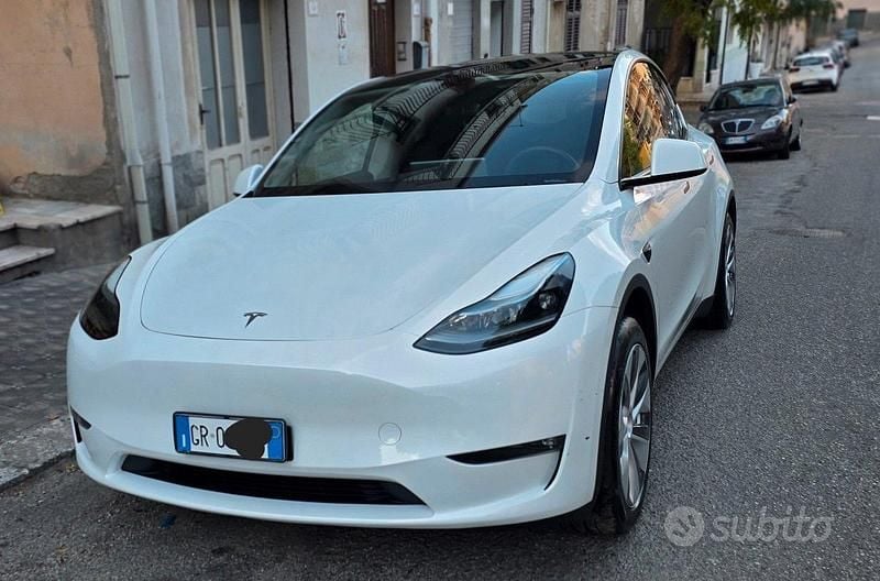 Usata Tesla Model Y Long Range AWD 378 kW (514 CV) 2023 Bianco SUV
