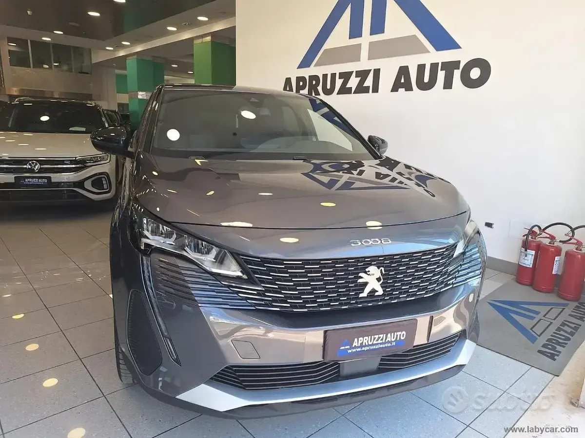 Usata Peugeot 3008 Allure 131 CV (96 kW) 2024 Grigio SUV