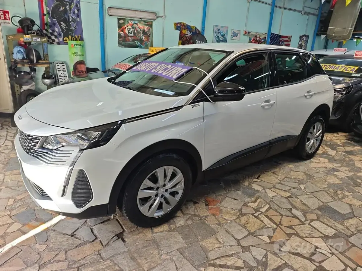 Usata Peugeot 3008 Allure 131 CV (96 kW) 2022 Bianco SUV