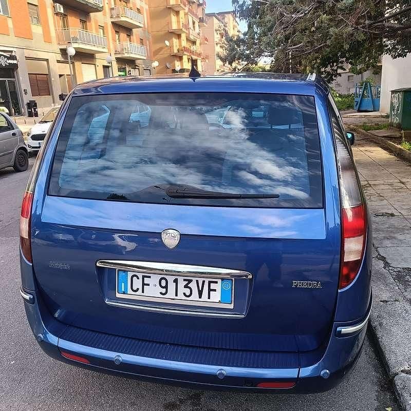 Blu/azzurro Usata 2003 Lancia Phedra Monovolume | 4000 € (Cara) - Immagine 1/4