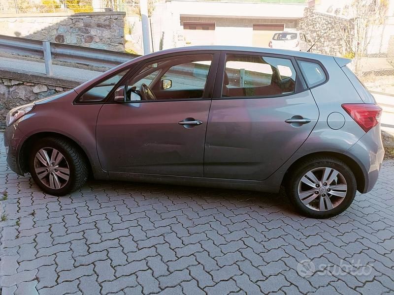 Usata Hyundai ix20 90 CV (66 kW) 2012 Grigio Utilitaria