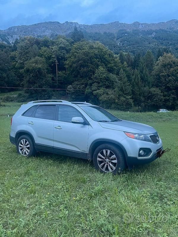 Grigio Usata 2011 Kia Sorento SUV | 5500 € (Buon prezzo) - Immagine 1/4