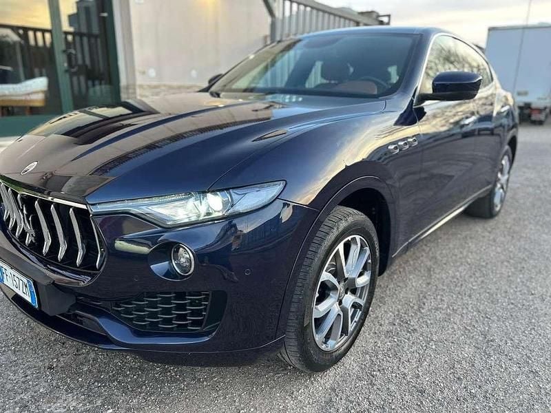 Usata Maserati Levante 250 CV (183 kW) 2017 Blu/azzurro SUV
