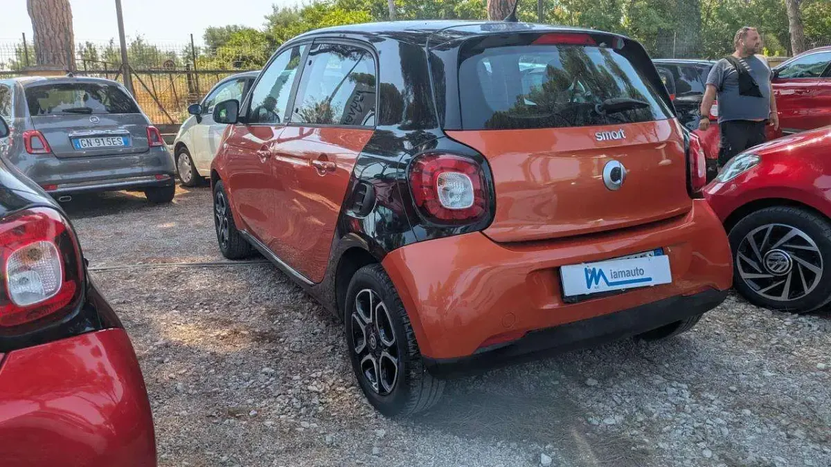 Usata Smart ForFour 71 CV (52 kW) 2015 Arancione Utilitaria
