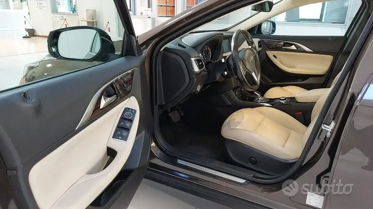 Usata Infiniti Q30 170 CV (125 kW) 2018 Berlina
