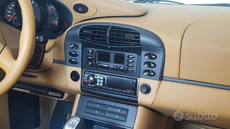 Usata Porsche 911 Carrera 4 Cabriolet 300 CV (220 kW) 1999 Cabrio