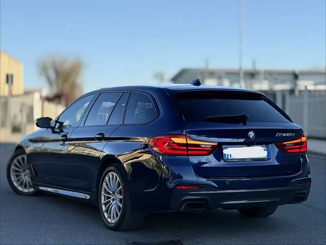 Usata BMW M550 Performance 401 CV (294 kW) 2018 Blu/azzurro Berlina