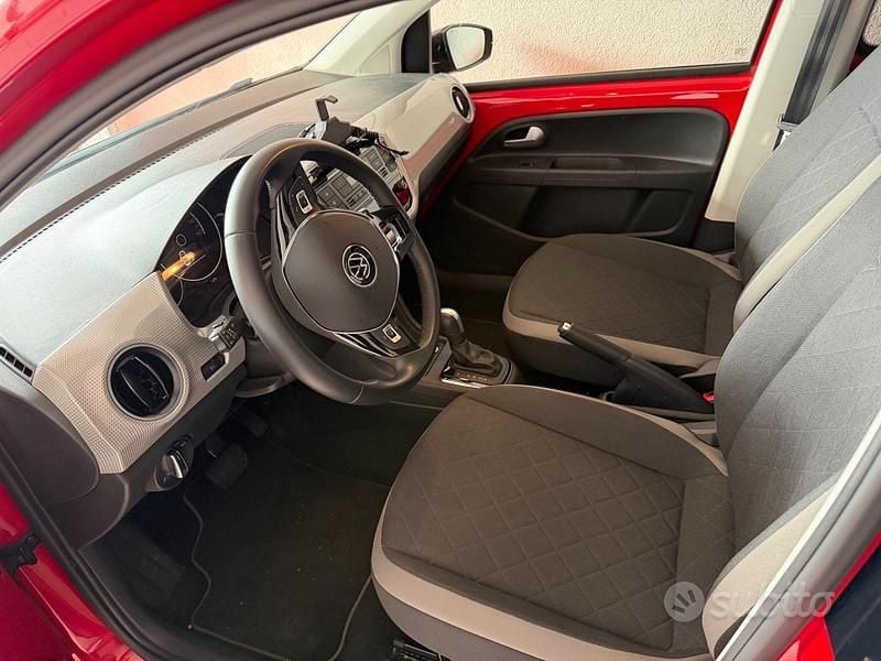 Usata VW e-up! 60 kW (82 CV) 2021 Rosso Utilitaria