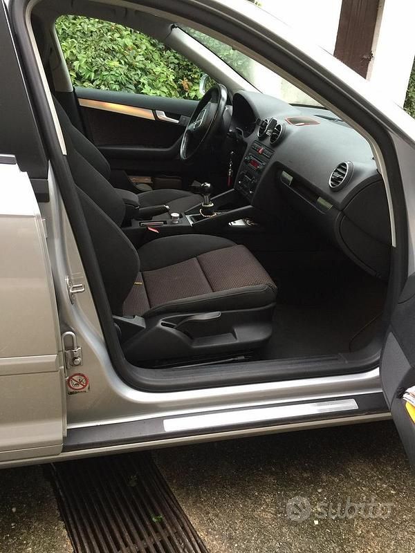 Usata Audi A3 140 CV (102 kW) 2005 Grigio Utilitaria