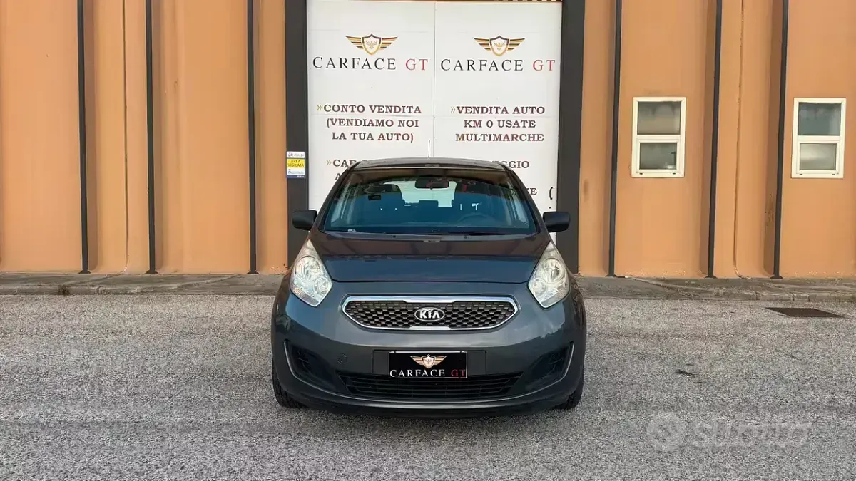 Usata Kia Venga 90 CV (66 kW) 2011 Grigio Utilitaria