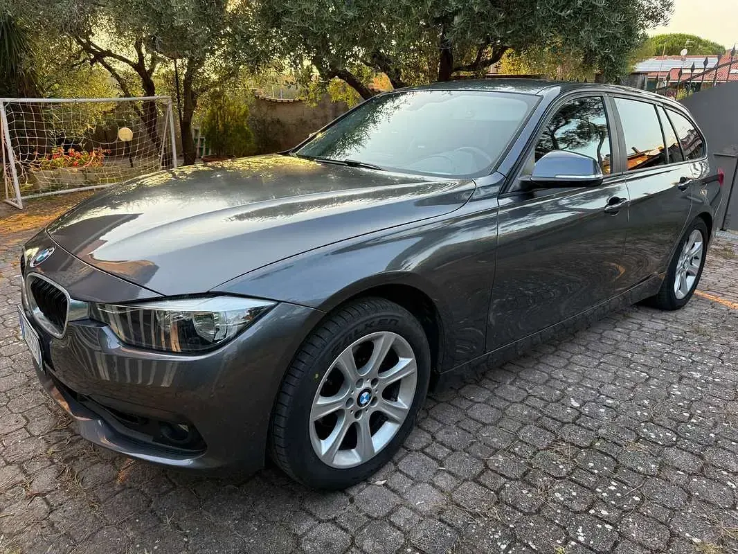 Usata BMW 318 Advantage 150 CV (110 kW) 2017 Grigio Station wagon
