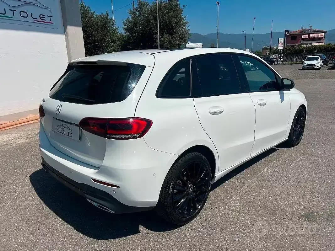 Usata Mercedes B180 116 CV (85 kW) 2020 Bianco Utilitaria