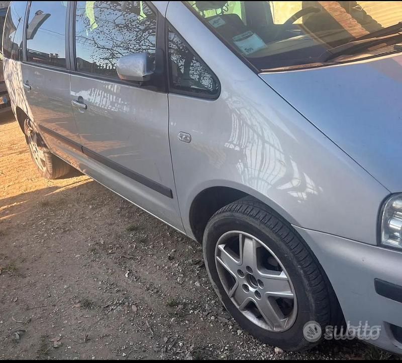 Usata VW Sharan 2003 Grigio Monovolume