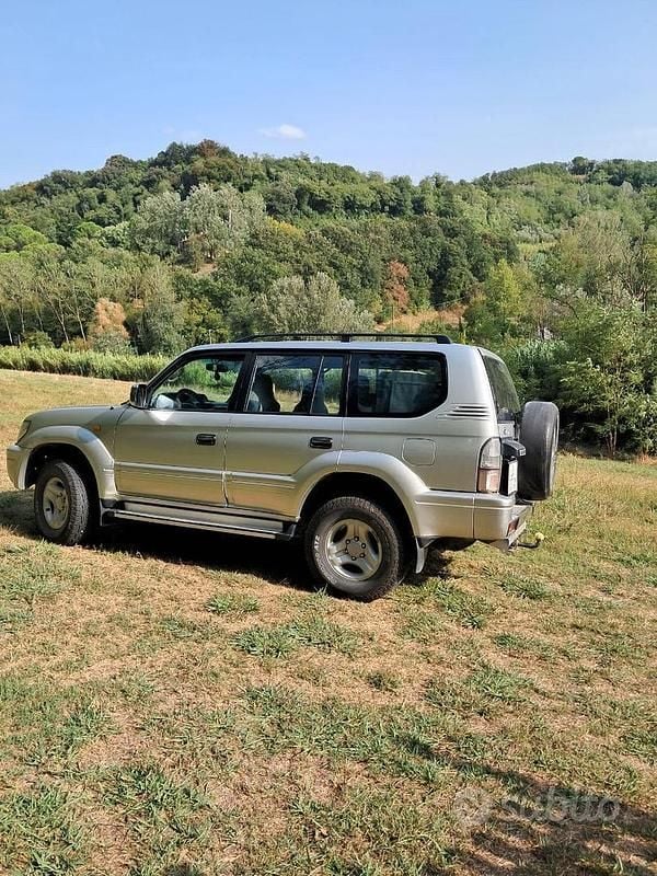Usata Toyota Land Cruiser 125 CV (91 kW) 2000 Grigio Station wagon