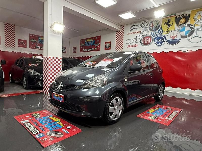 Begagnad Toyota Aygo Sol 68 HK (50 kW) 2007 Grå Halvkombi