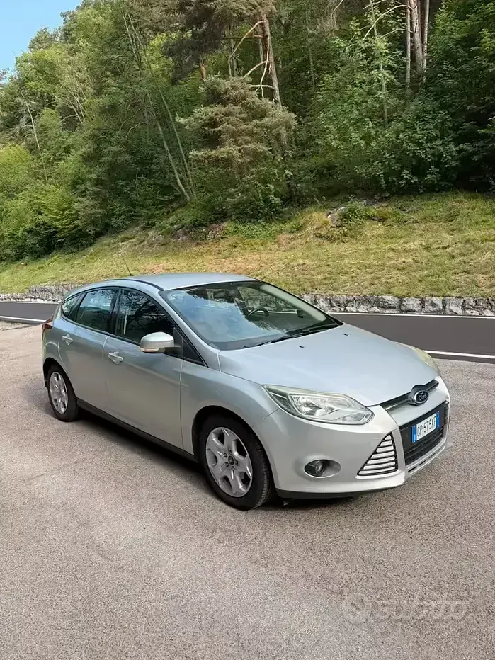 Usata Ford Focus 115 CV (84 kW) 2014 Grigio Berlina