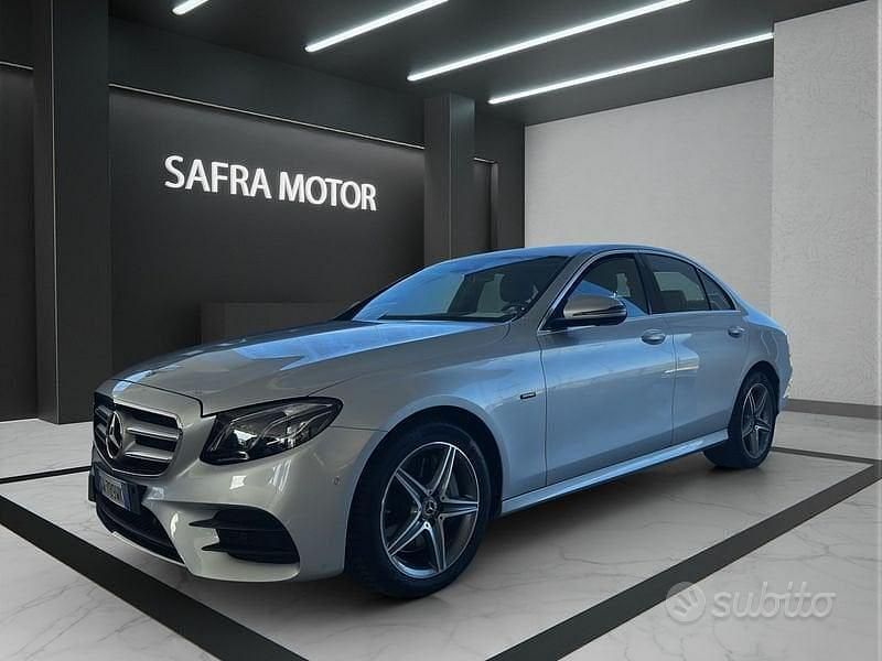 Usata Mercedes E300 Premium 306 CV (225 kW) 2020 Grigio Berlina