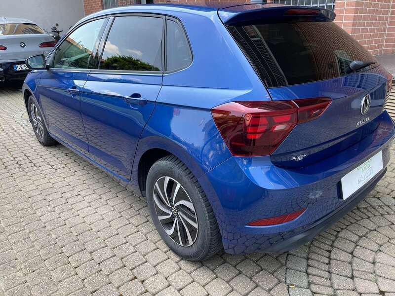 Usata VW Polo 110 CV (80 kW) 2023 Blu/azzurro Utilitaria