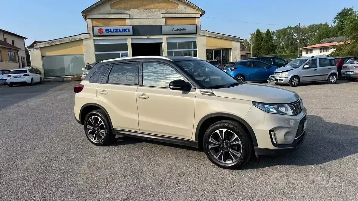 Usata Suzuki Vitara 140 CV (102 kW) 2019 Beige SUV