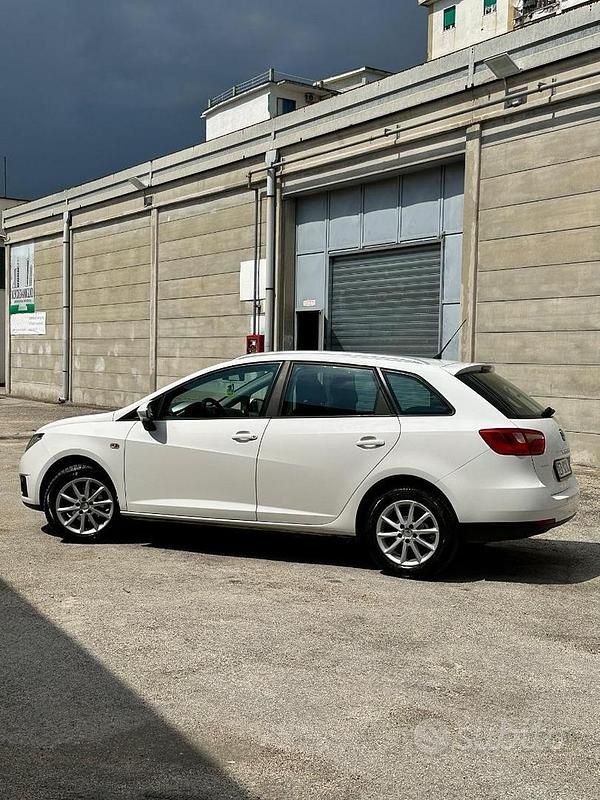 Usata Seat Ibiza ST 75 CV (55 kW) 2010 Bianco Station wagon