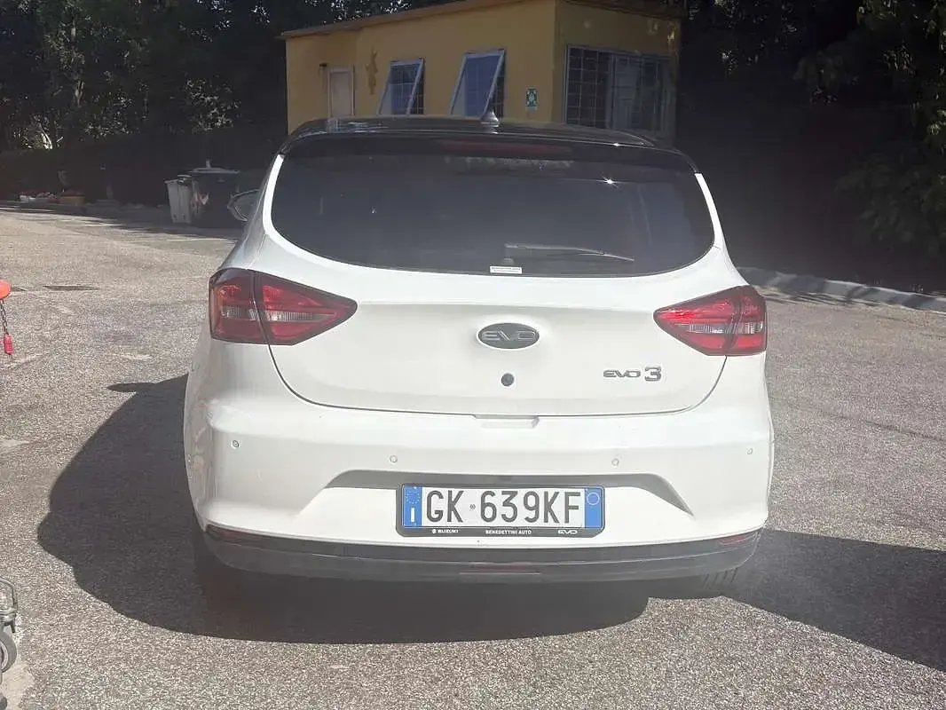 Usata EVO Evo 3 107 CV (78 kW) 2023 Bianco SUV