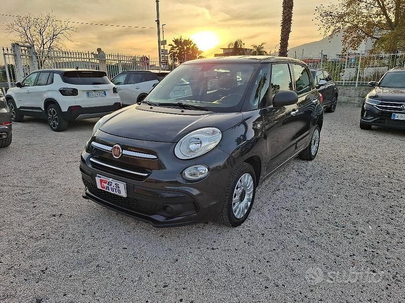 Grigio Usata 2019 Fiat 500L Urban Monovolume | 8299 € (Buon prezzo) - Immagine 1/4